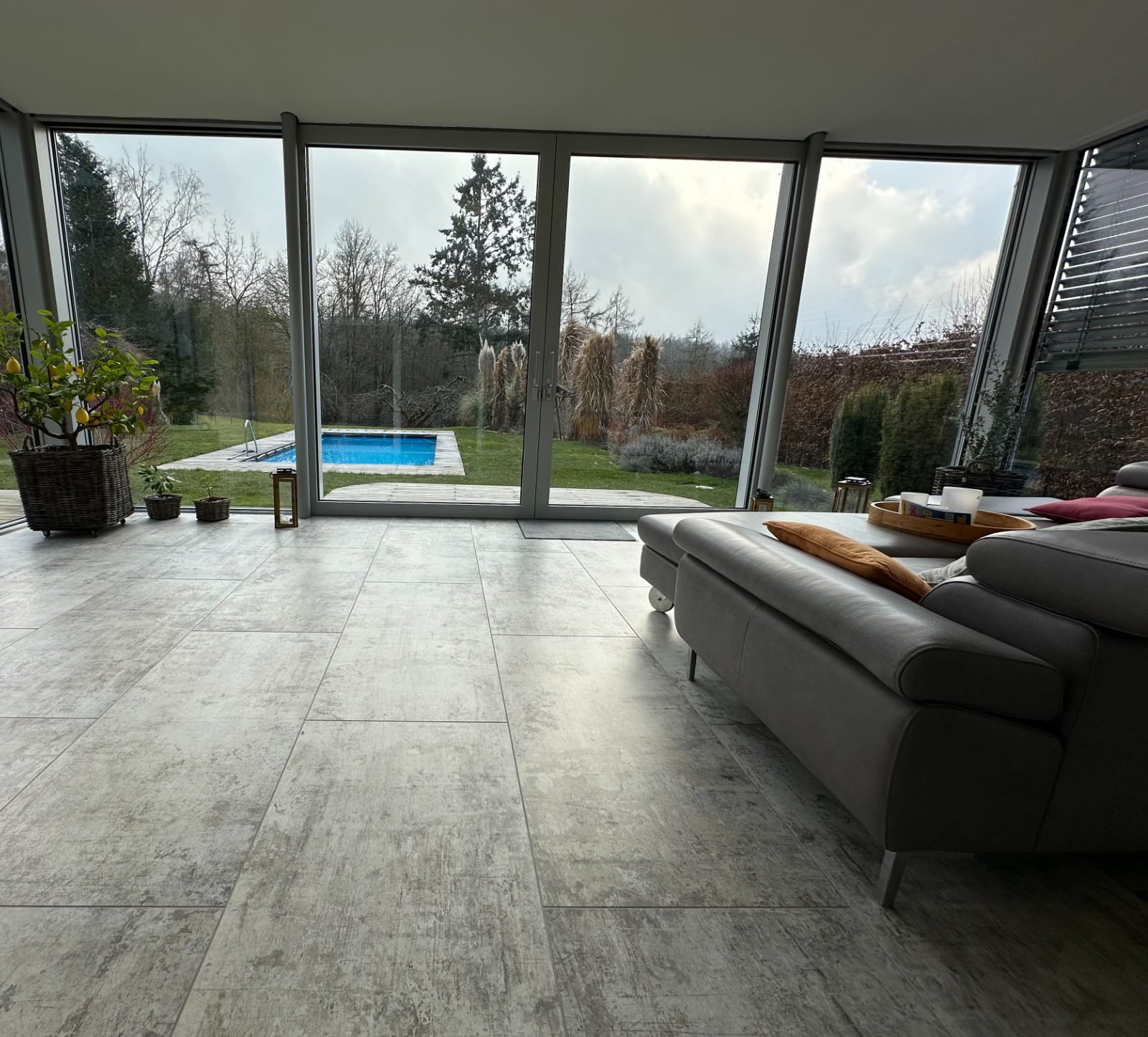 Einfamilienhaus Wetzlar, Sanierung mit Wintergarten und Pool